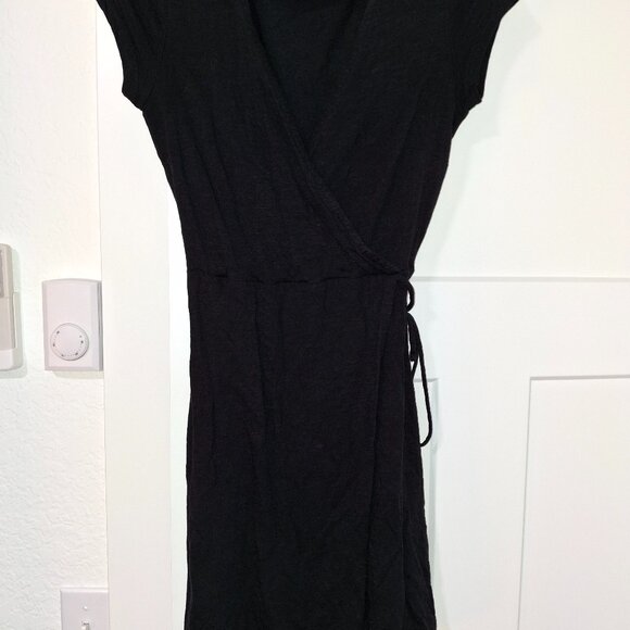 Black faux wrap dress - Picture 1 of 3